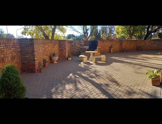 3 BEDROOM APARTMENT TO LET IN BAILLIE PARK